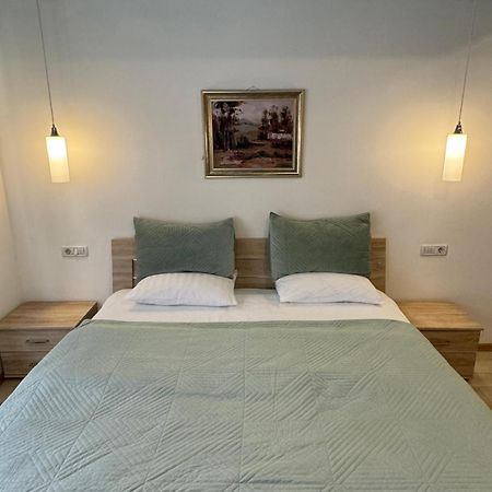 Gardenia Hotel & Spa Veles Ngoại thất bức ảnh A bedroom in a hotel