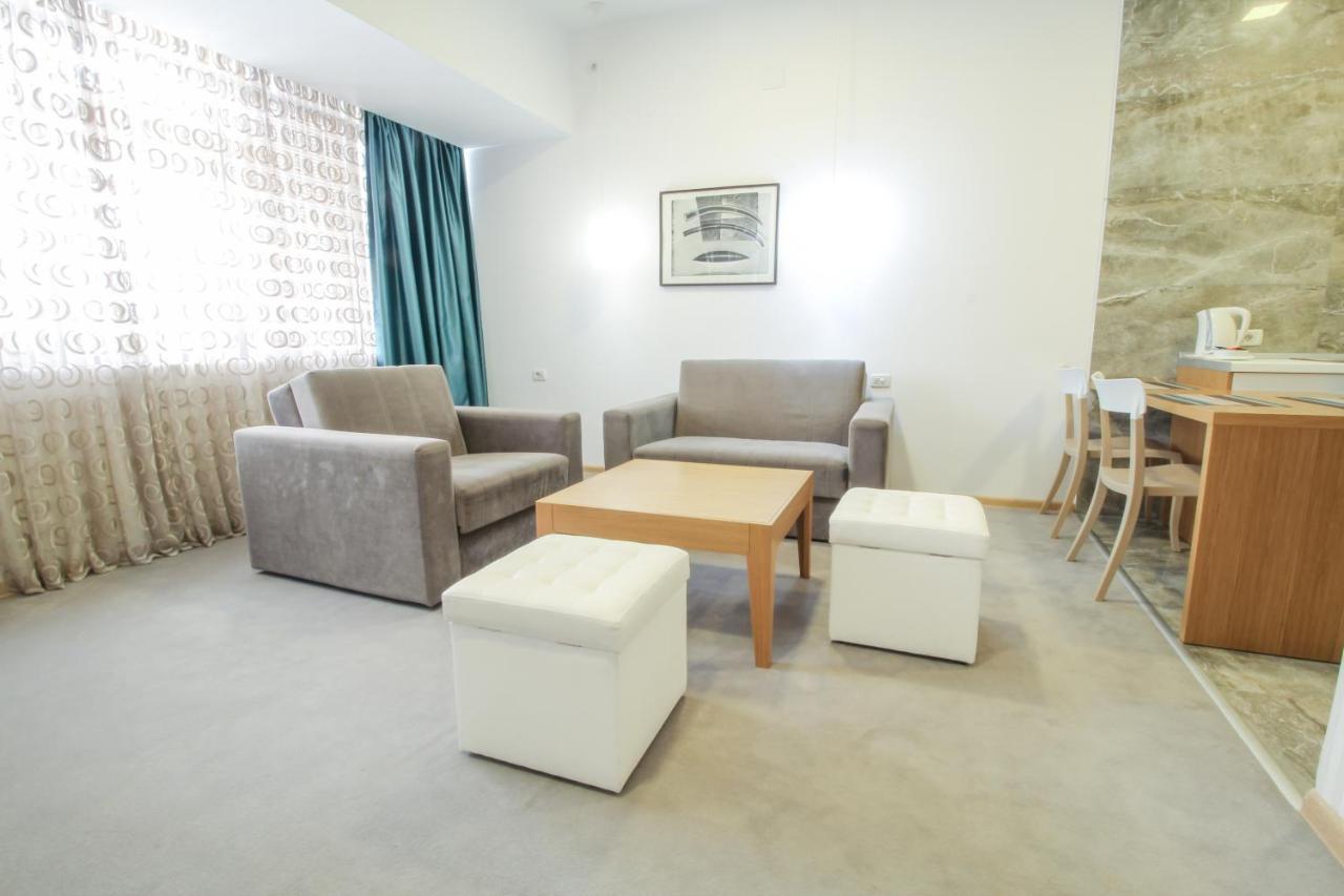 Gardenia Hotel & Spa Veles Ngoại thất bức ảnh A living room