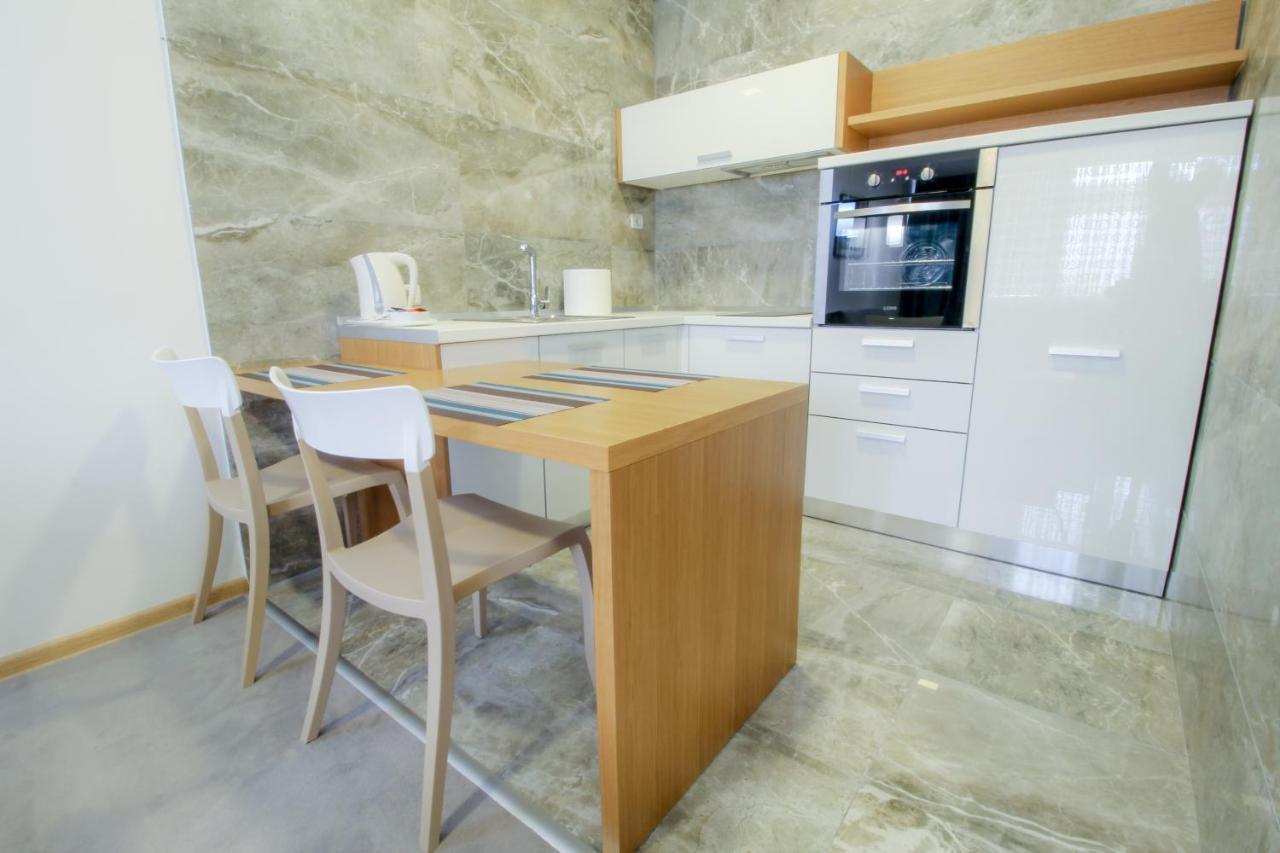 Gardenia Hotel & Spa Veles Ngoại thất bức ảnh A modern kitchen