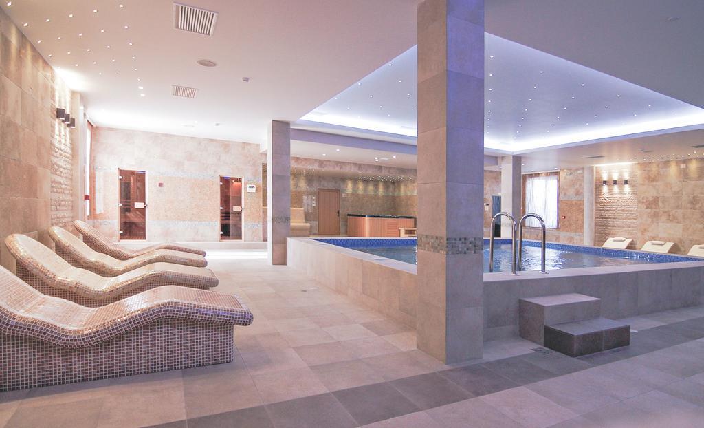 Gardenia Hotel & Spa Veles Ngoại thất bức ảnh The spa at The Dorchester
