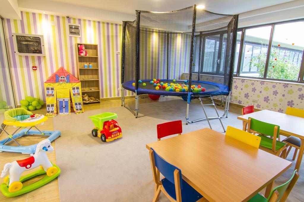 Gardenia Hotel & Spa Veles Ngoại thất bức ảnh The children's ward at the hospital