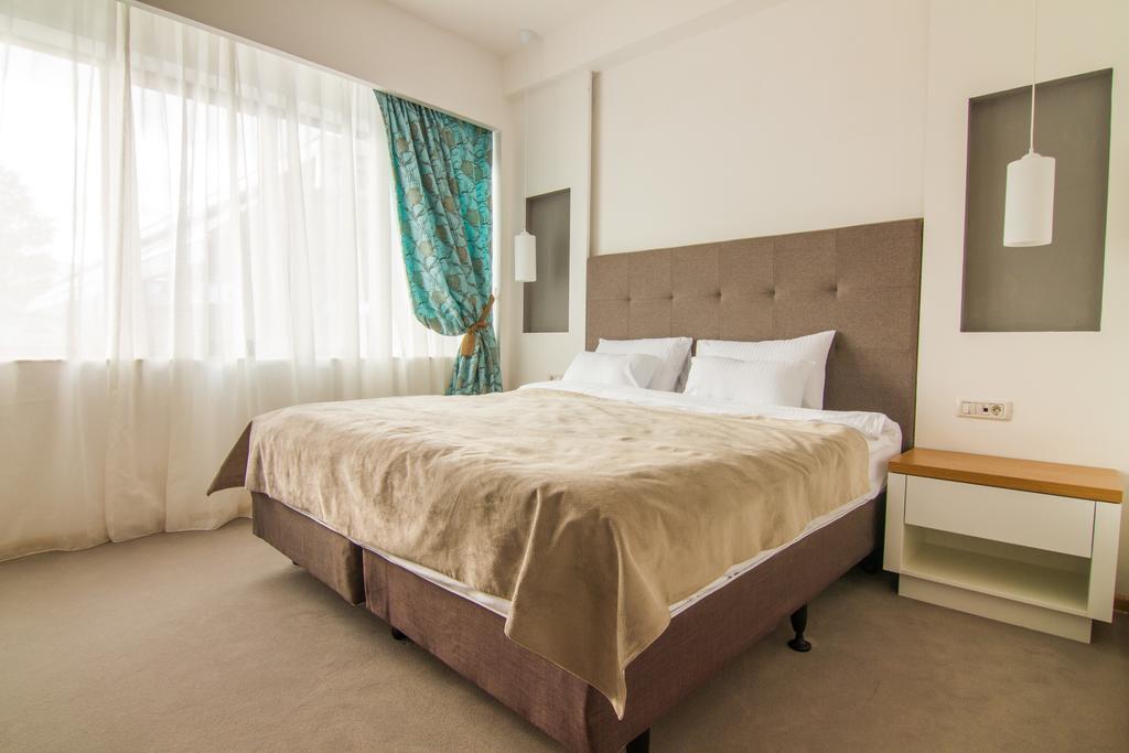 Gardenia Hotel & Spa Veles Phòng bức ảnh A bedroom