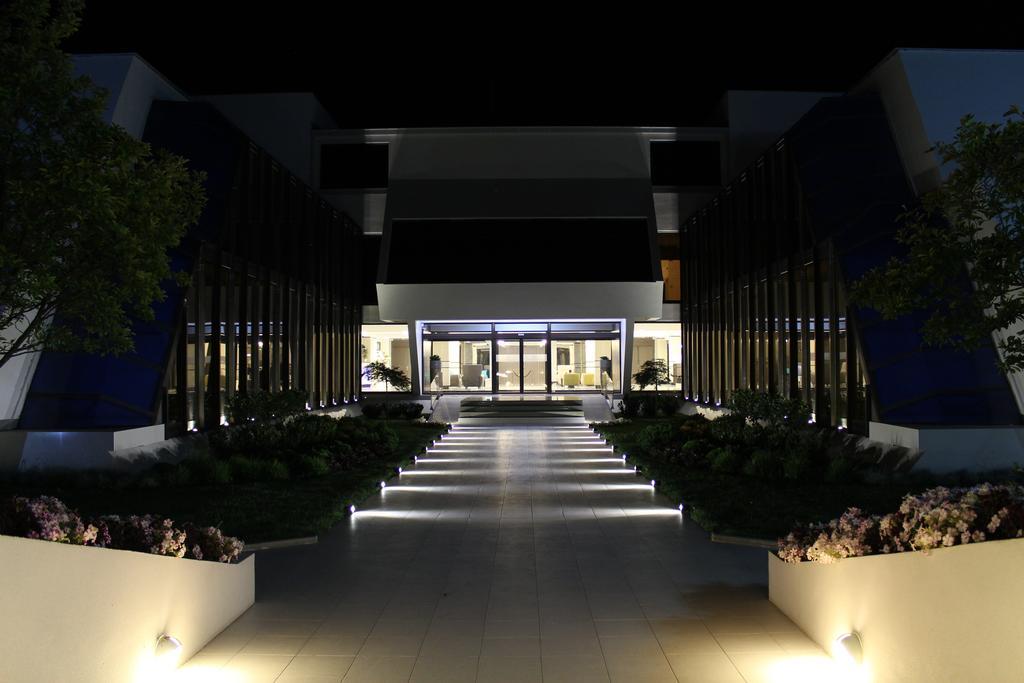 Gardenia Hotel & Spa Veles Ngoại thất bức ảnh The main entrance of the hotel