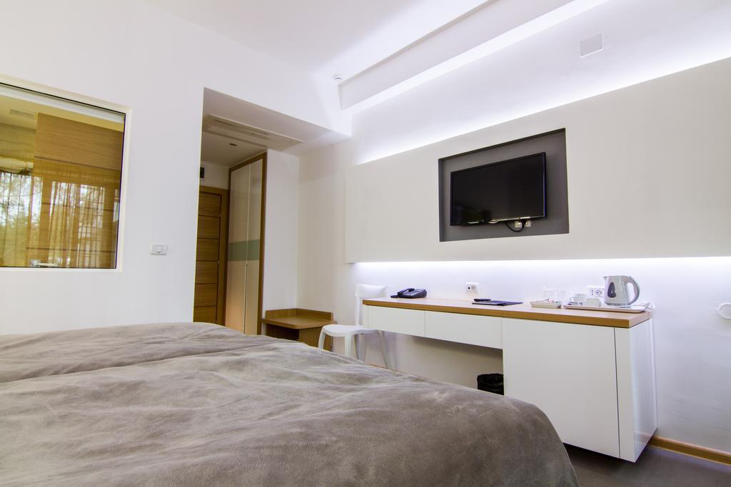 Gardenia Hotel & Spa Veles Phòng bức ảnh A room at the hotel