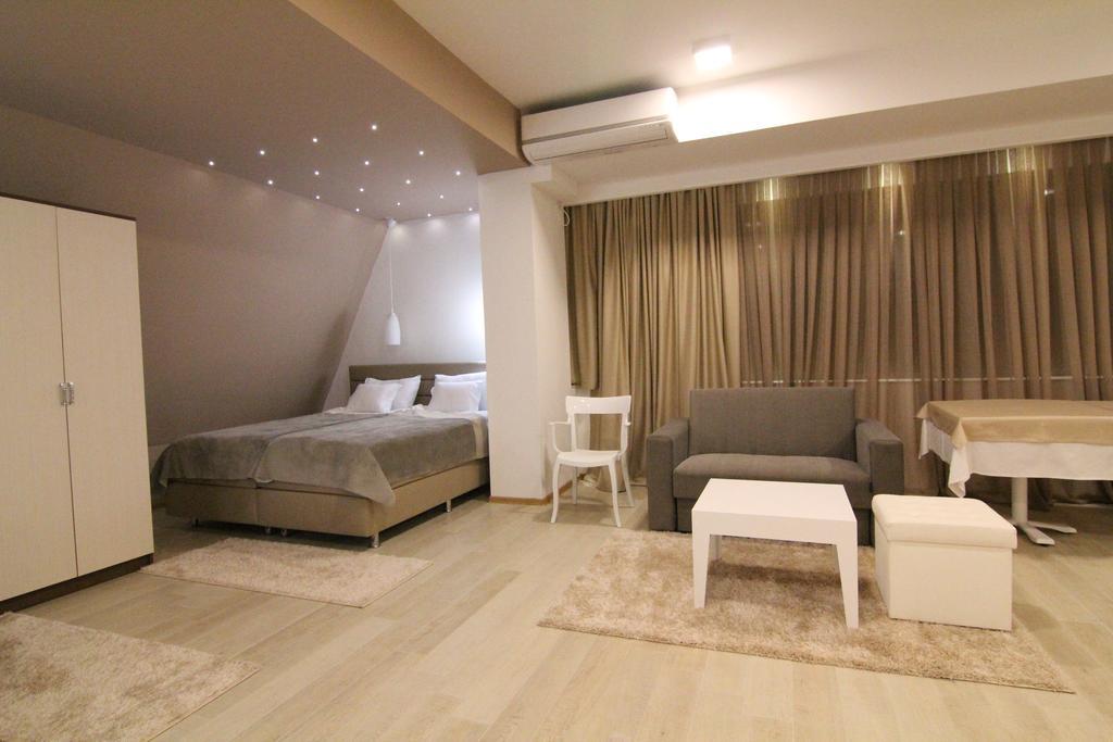 Gardenia Hotel & Spa Veles Phòng bức ảnh A studio apartment in Belgrade, Serbia